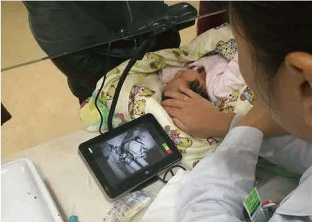 Inventor infravermelho econômico portátil da veia que detecta a profundidade de aproximadamente 10mm do trole da veia disponível